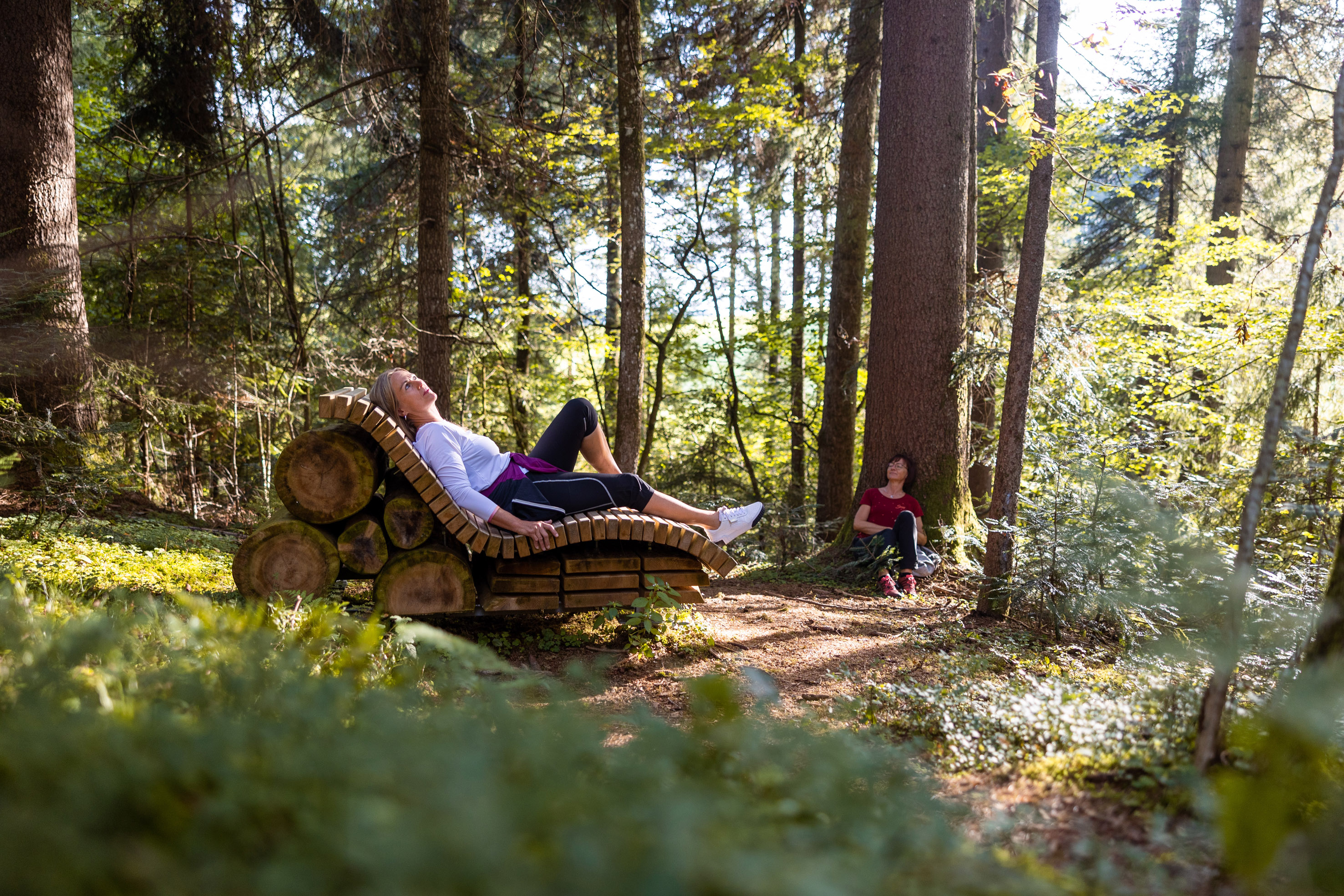 Waldbaden auf der Wellnessliege ®Westallgäu Tourismus/Frederik.Sams